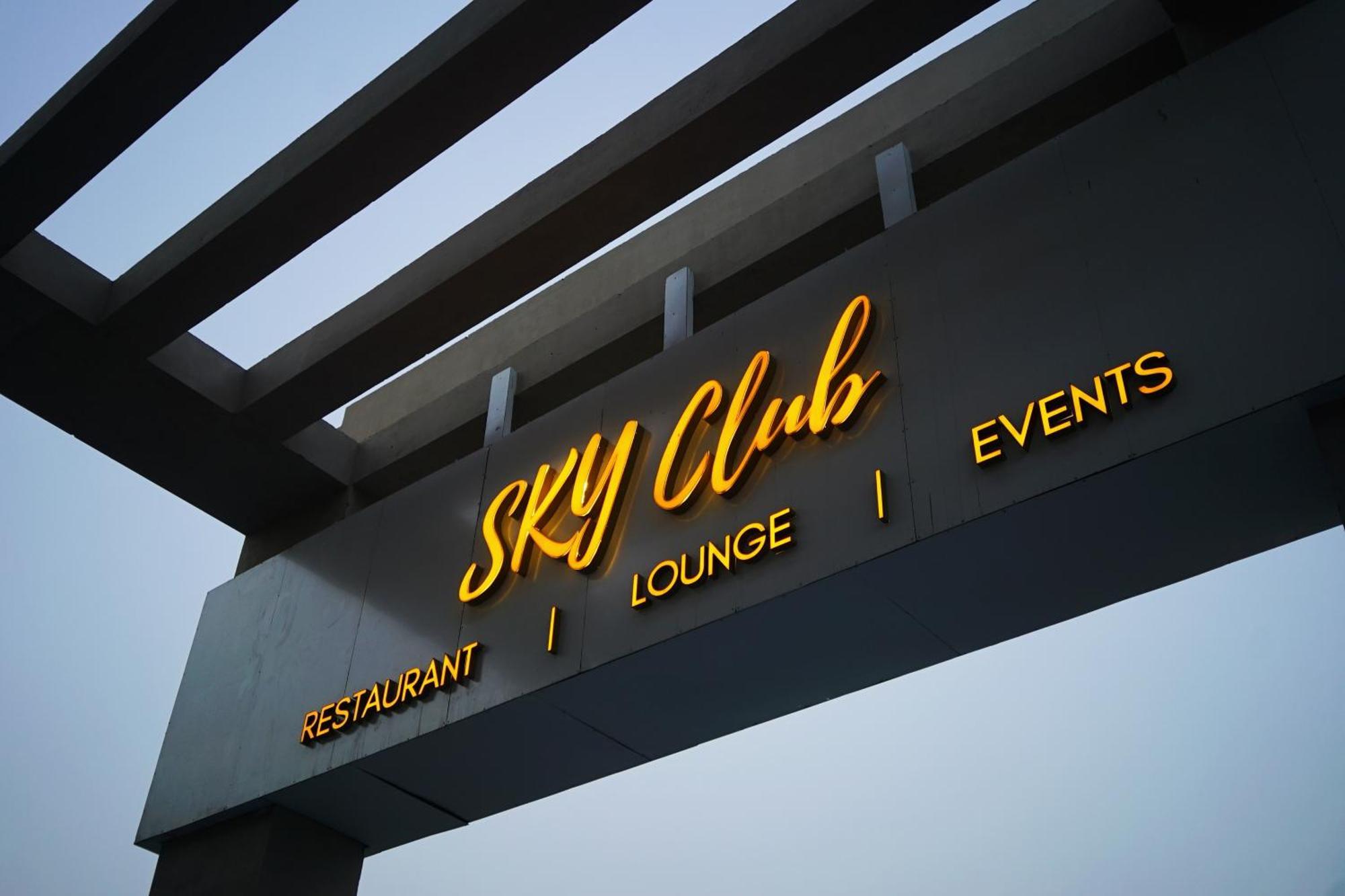 Rhythm Gurugram Hotel & Suites, Sohna Road Gurgaon Exteriör bild