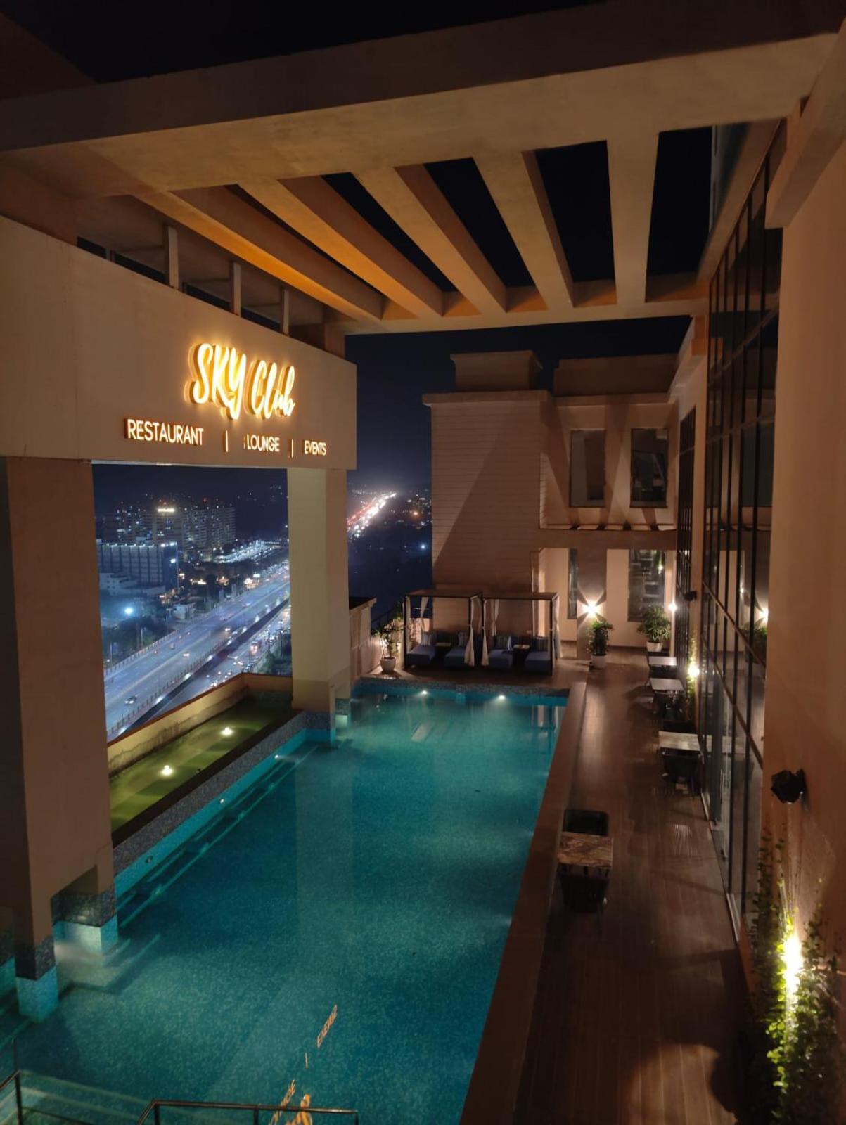 Rhythm Gurugram Hotel & Suites, Sohna Road Gurgaon Exteriör bild