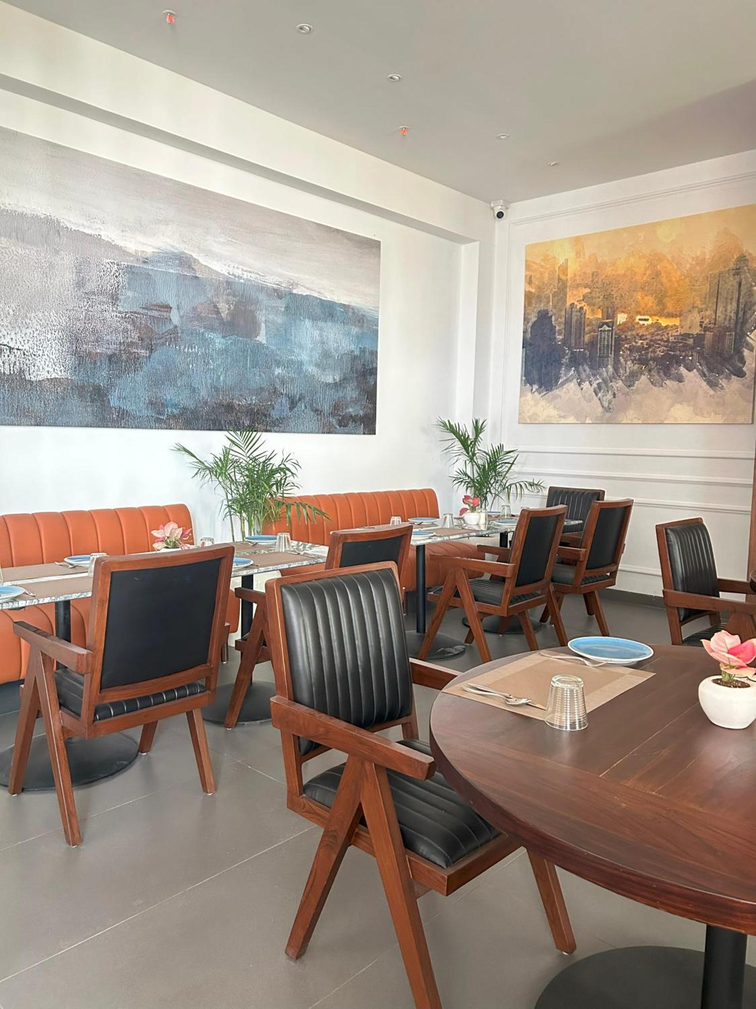 Rhythm Gurugram Hotel & Suites, Sohna Road Gurgaon Exteriör bild