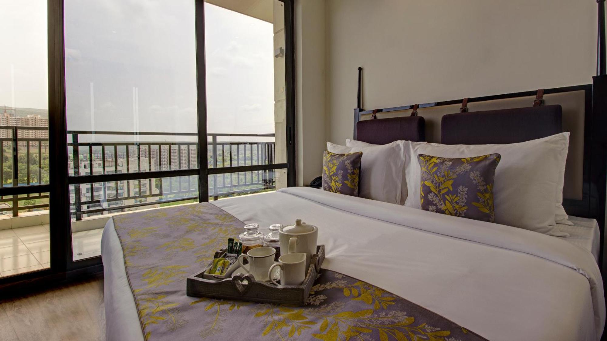 Rhythm Gurugram Hotel & Suites, Sohna Road Gurgaon Exteriör bild