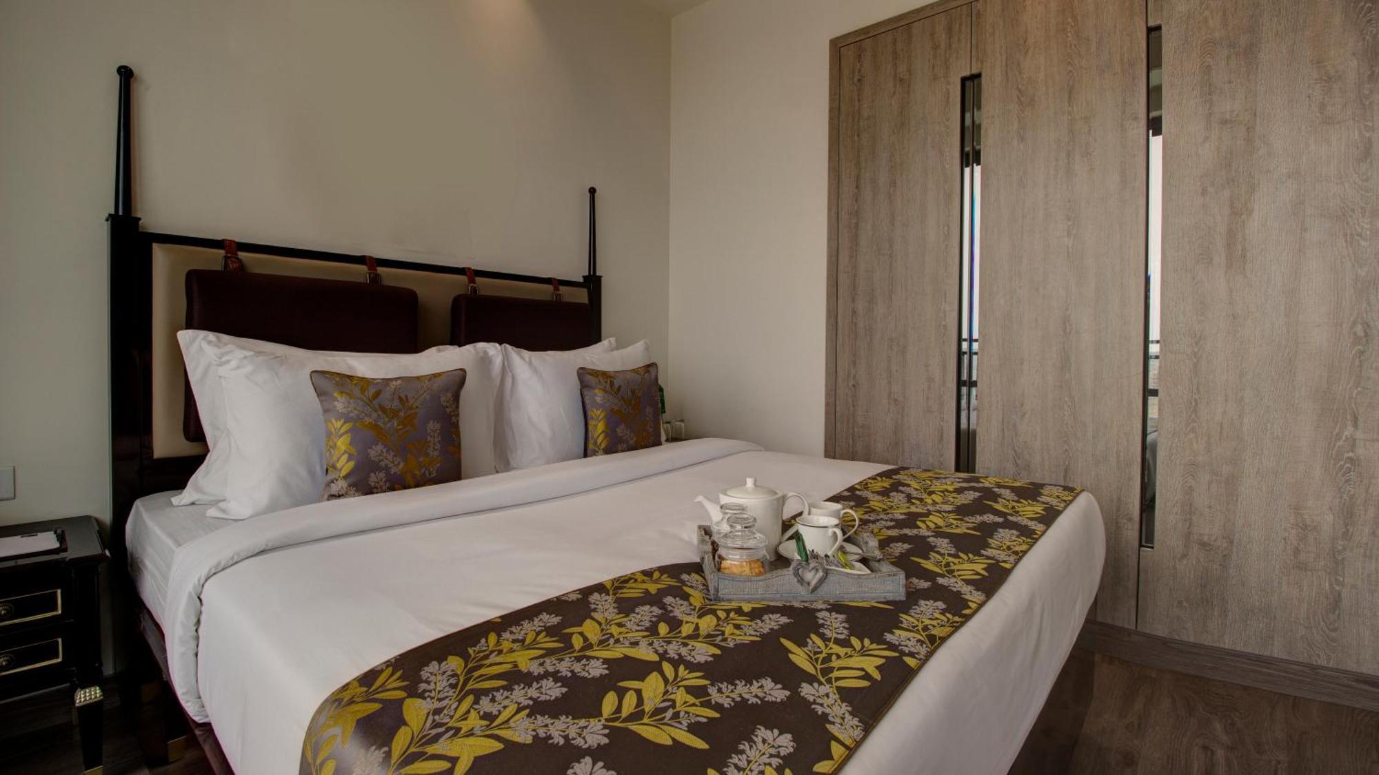 Rhythm Gurugram Hotel & Suites, Sohna Road Gurgaon Exteriör bild