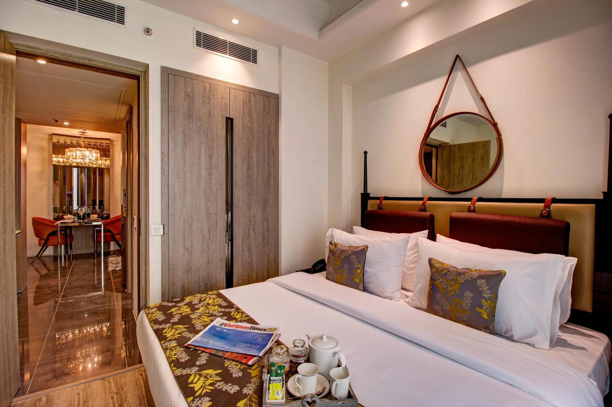 Rhythm Gurugram Hotel & Suites, Sohna Road Gurgaon Exteriör bild